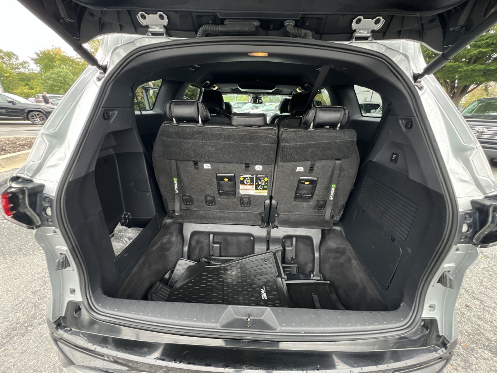 Used 2023 Toyota Sienna XSE AWD/4WD image 27