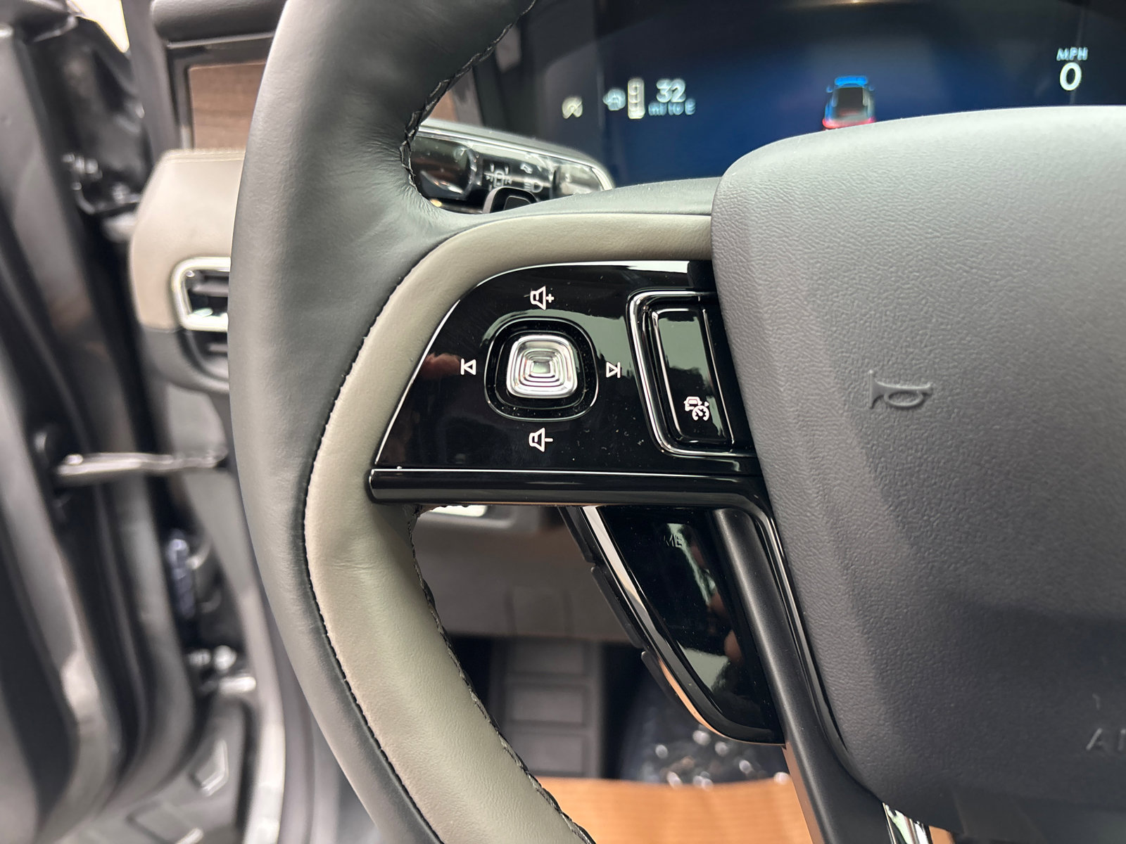 New 2026 Lincoln Corsair Reserve AWD/4WD image 17