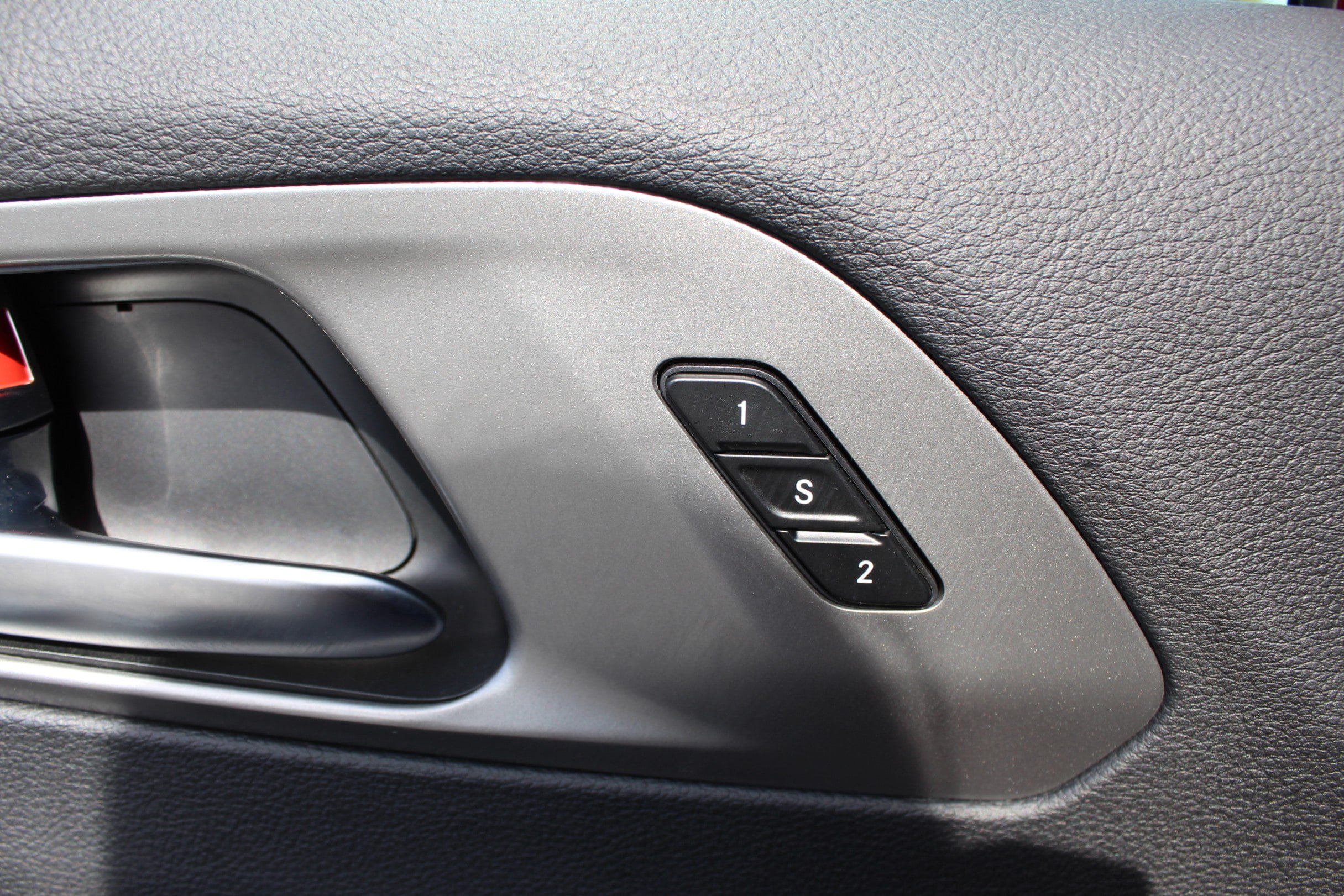 Used 2025 Chrysler Pacifica Select w/ Fav Edition Package FWD image 40