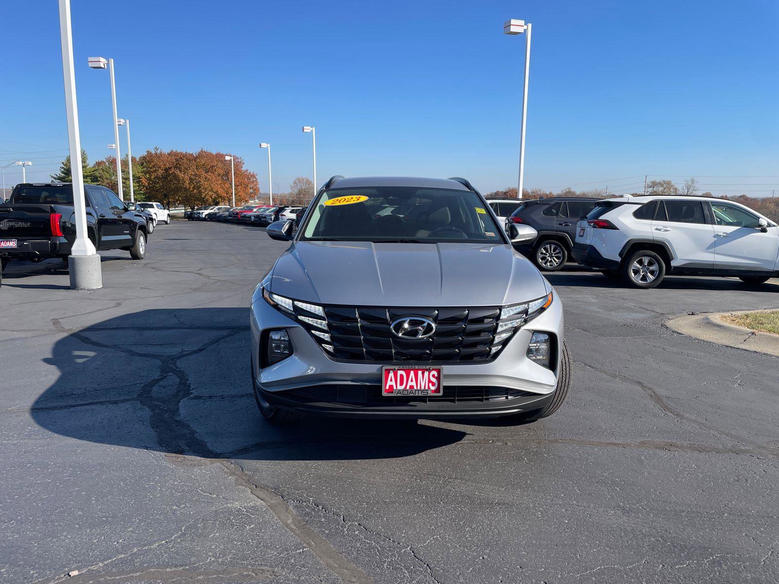 Used 2023 Hyundai Tucson SEL w/ Winter Package image 2