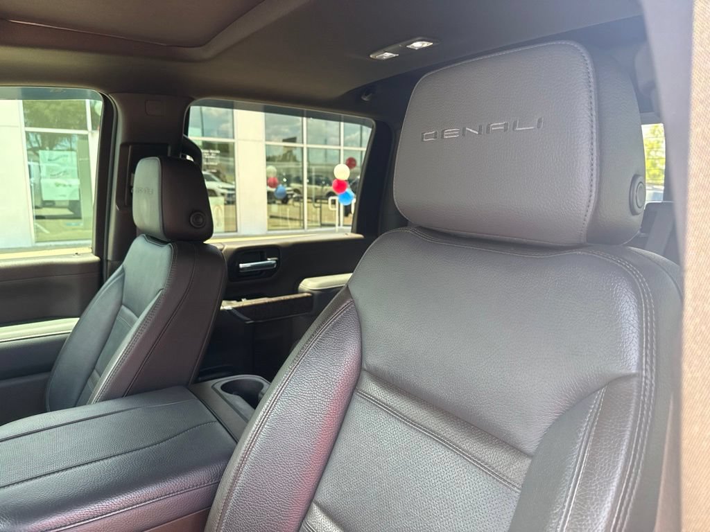 Used 2023 GMC Sierra 3500 Denali w/ Denali Ultimate Package AWD/4WD image 11