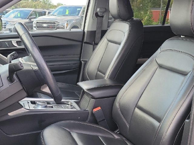 Certified 2023 Ford Explorer XLT w/ Equipment Group 202A AWD/4WD image 5
