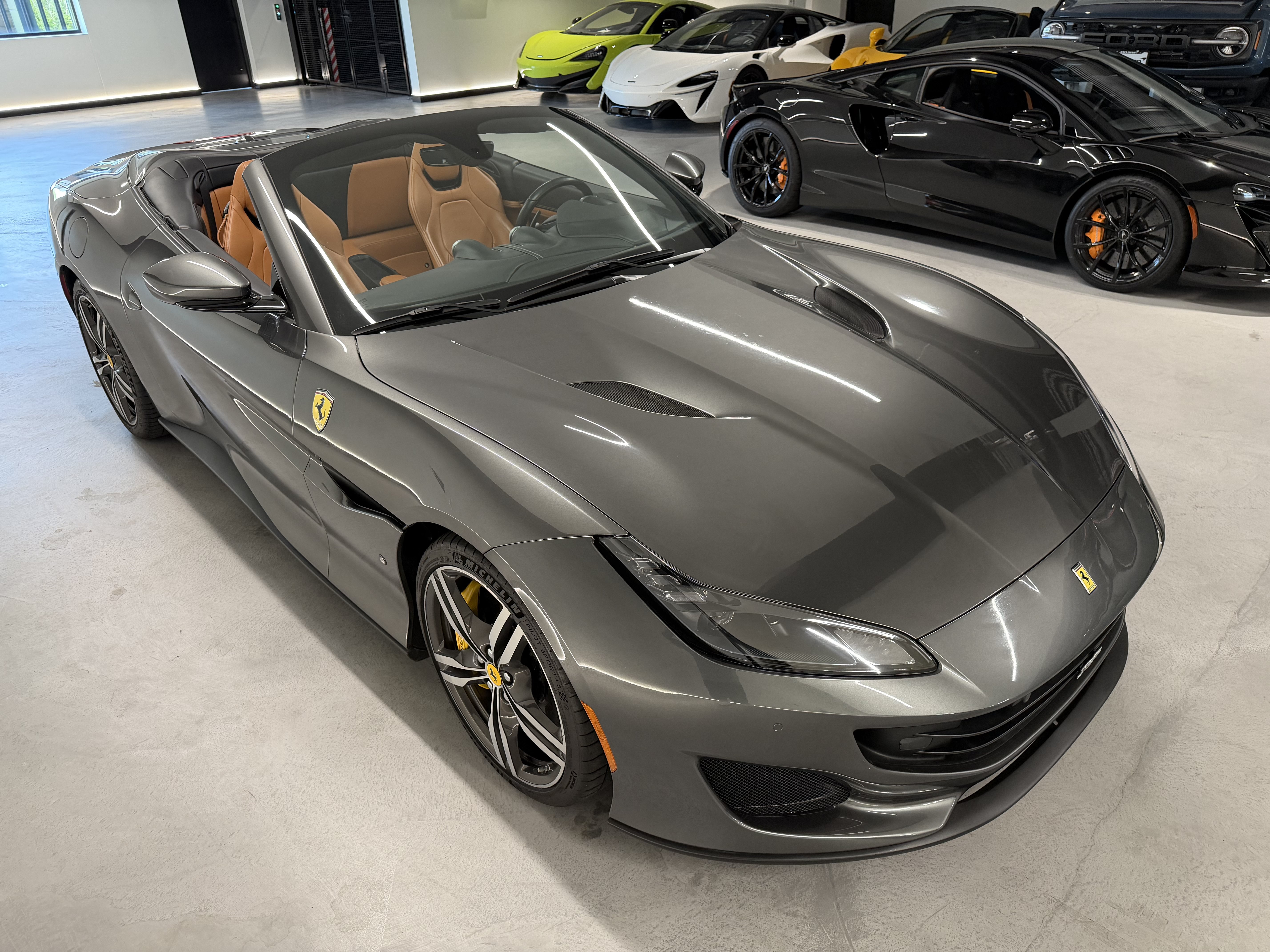 Used 2019 Ferrari Portofino RWD image 8
