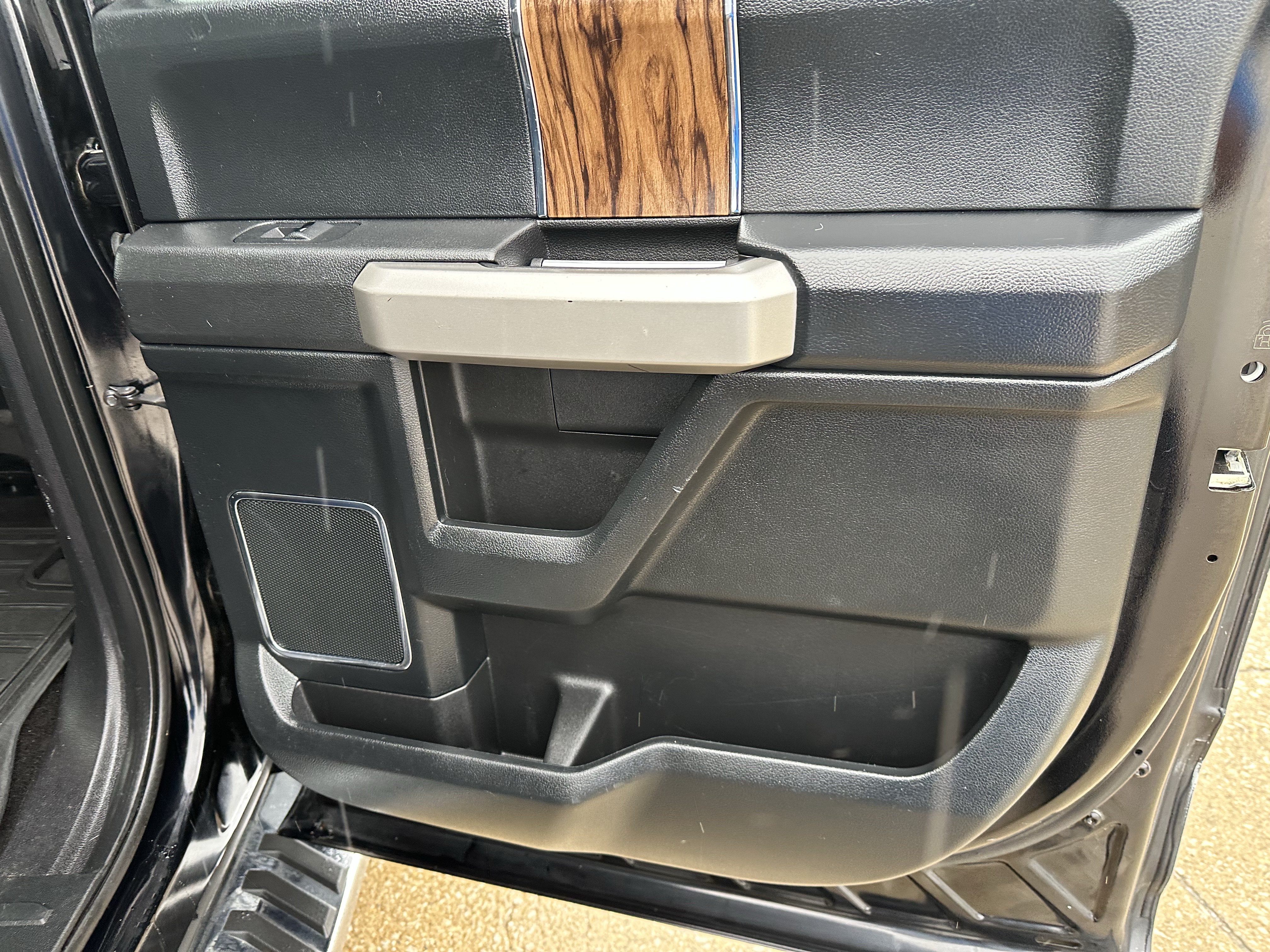 Used 2018 Ford F150 Lariat RWD image 13