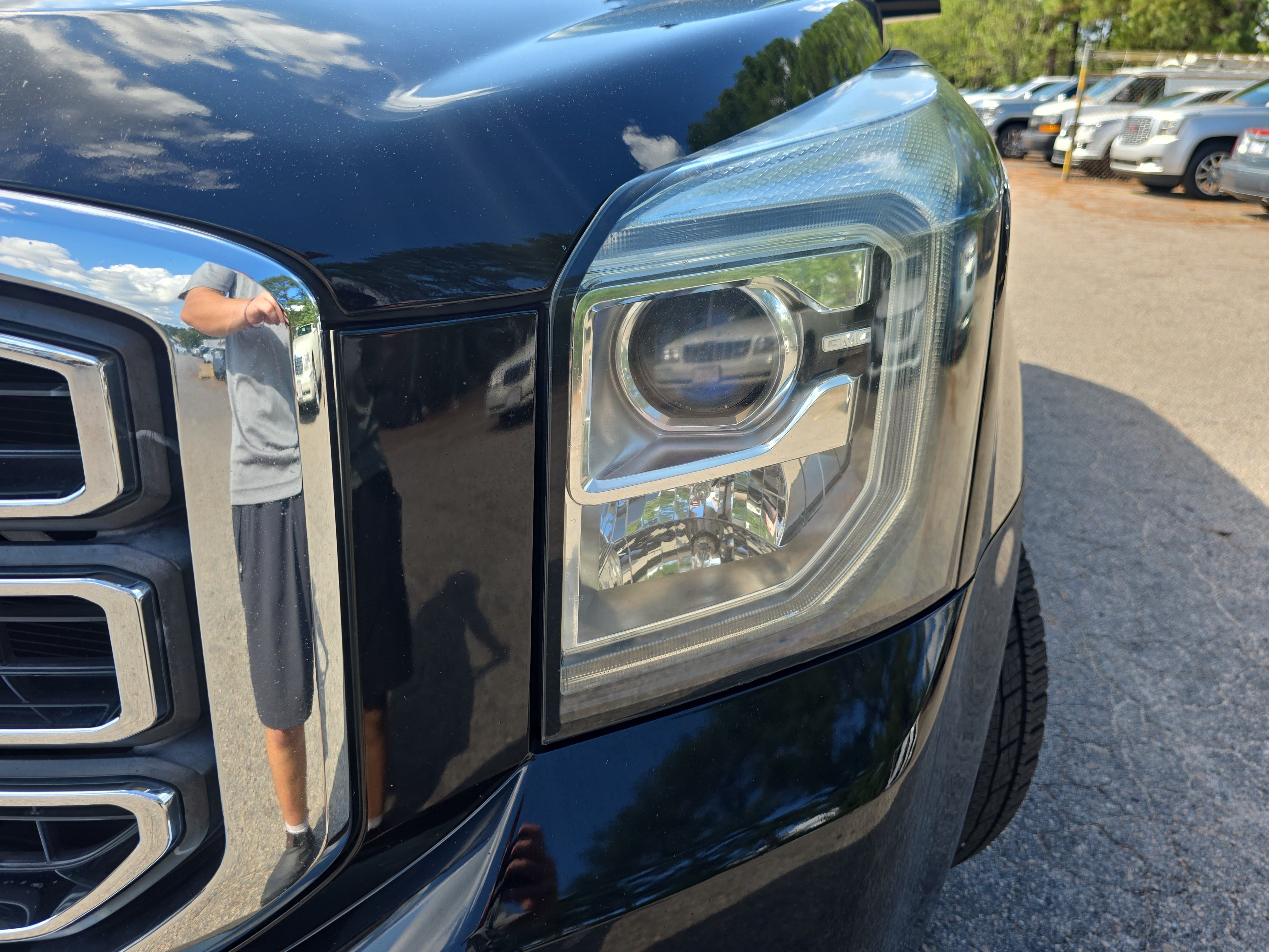 Used 2016 GMC Yukon SLT w/ Open Road Package AWD/4WD image 32