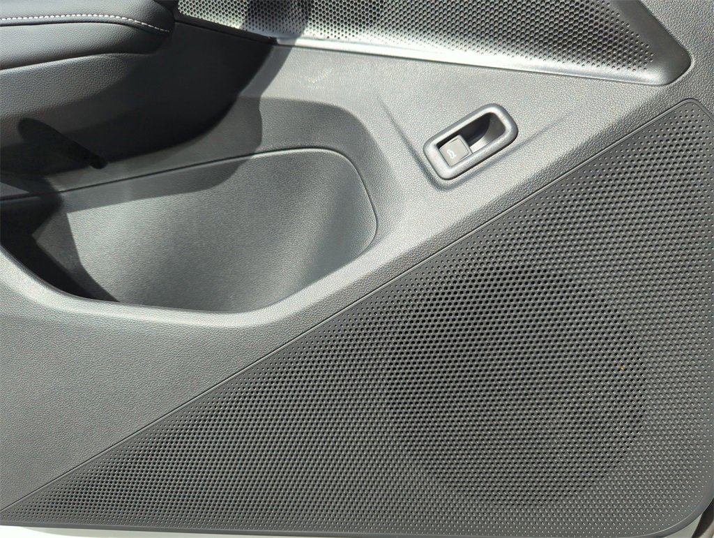 New 2026 Volkswagen Tiguan SEL R-Line image 33