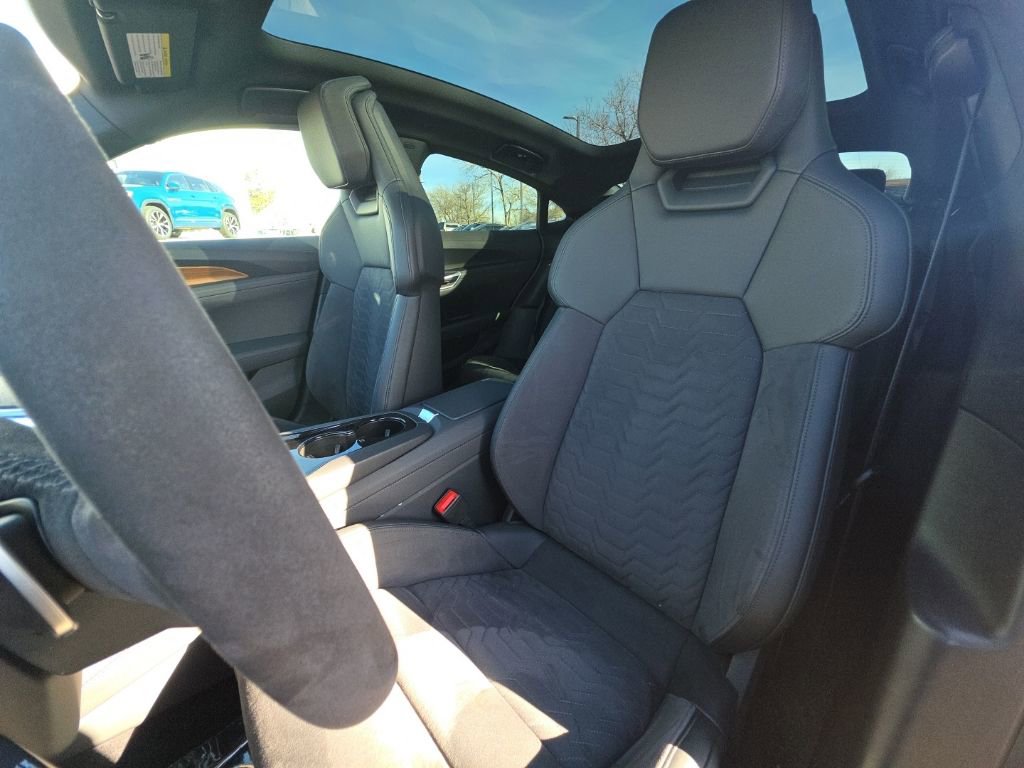 Used 2022 Audi e-tron GT Premium Plus image 11