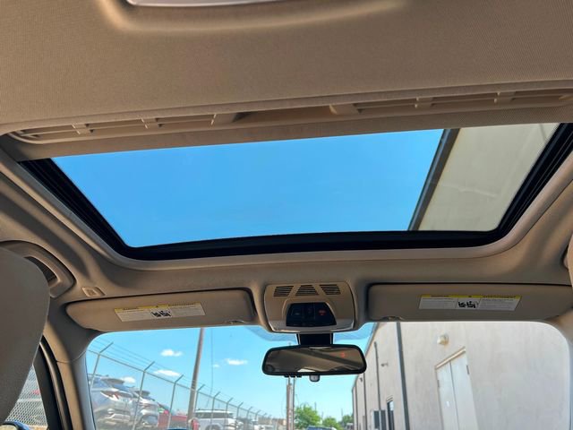 Used 2018 BMW 320i Sedan RWD image 16