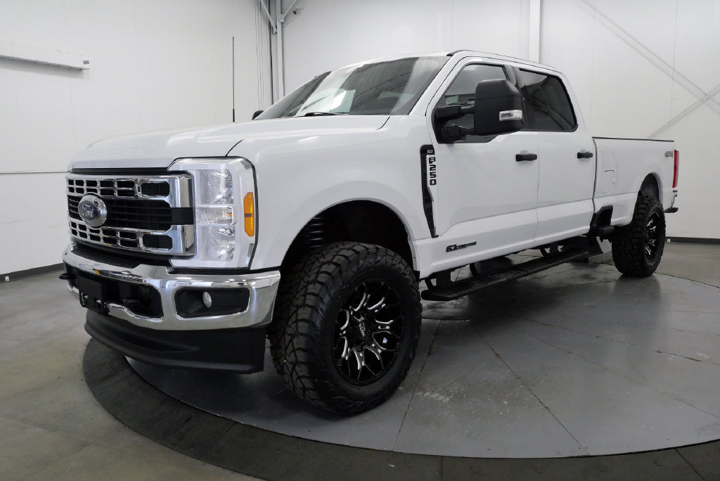 Used 2023 Ford F250 XLT AWD/4WD image 4