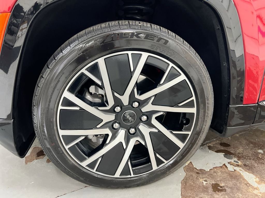 Used 2025 Jeep Wagoneer S Limited image 27