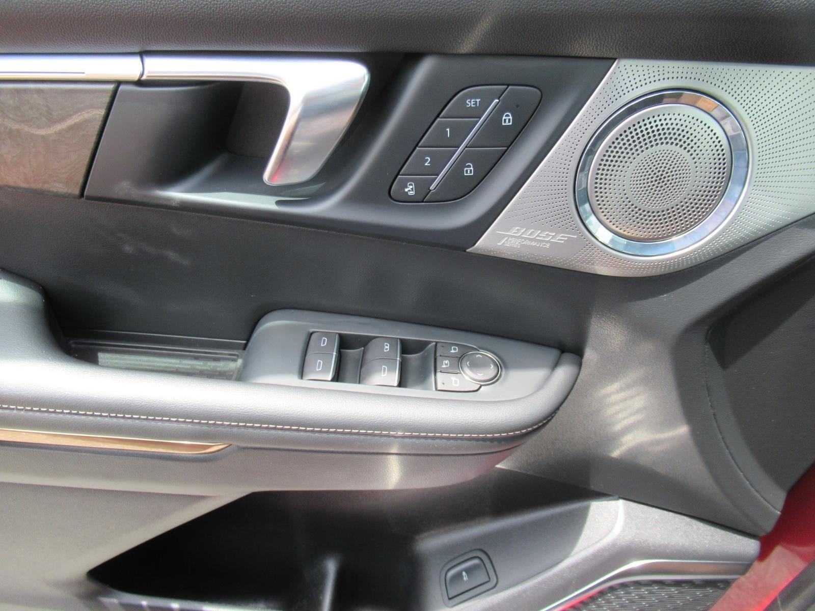 Used 2025 Buick Enclave Avenir w/ Super Cruise Package AWD/4WD image 21
