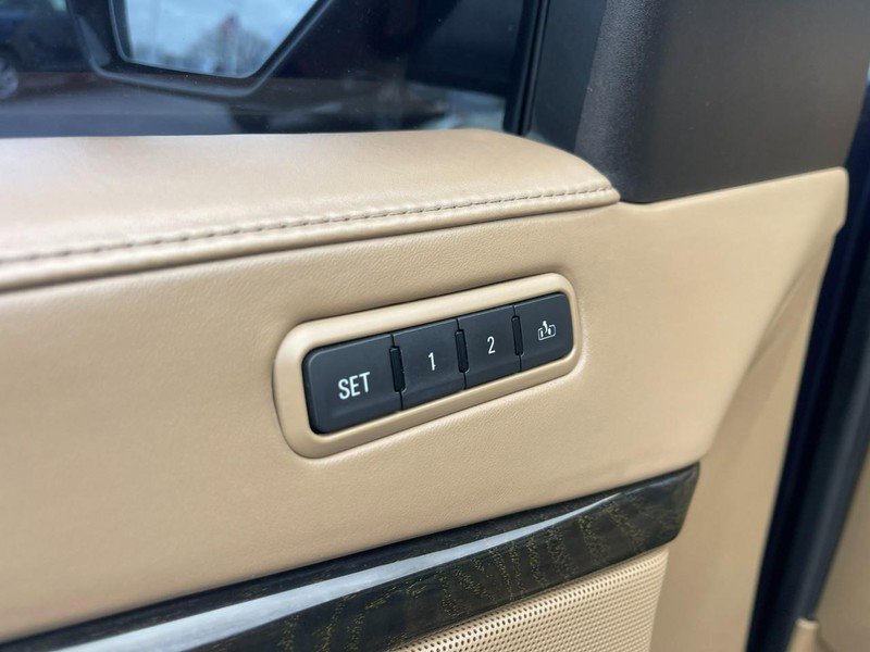 Used 2018 Cadillac Escalade Platinum image 14