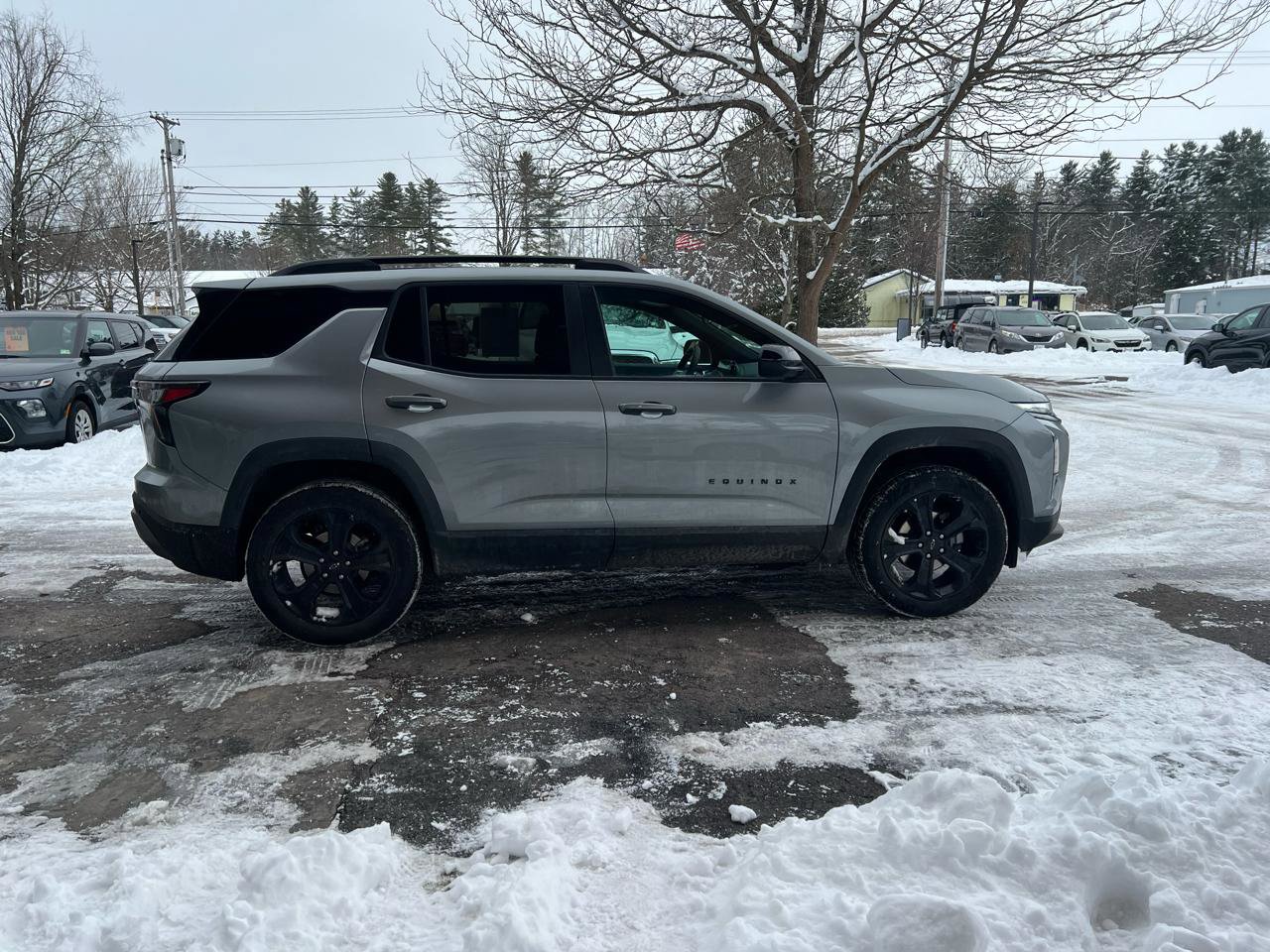 Used 2025 Chevrolet Equinox LT w/ Midnight Edition image 6