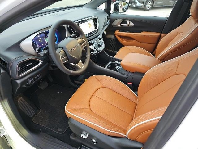 New 2026 Chrysler Pacifica Pinnacle image 21