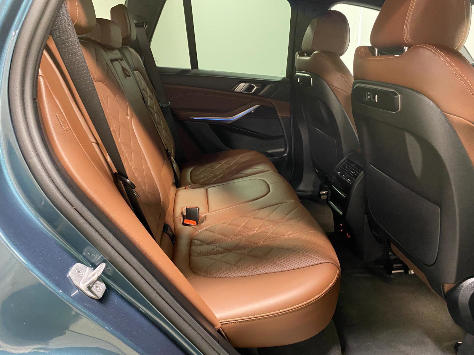 Certified 2025 BMW X5 xDrive50e w/ Parking Assistance Package image 17