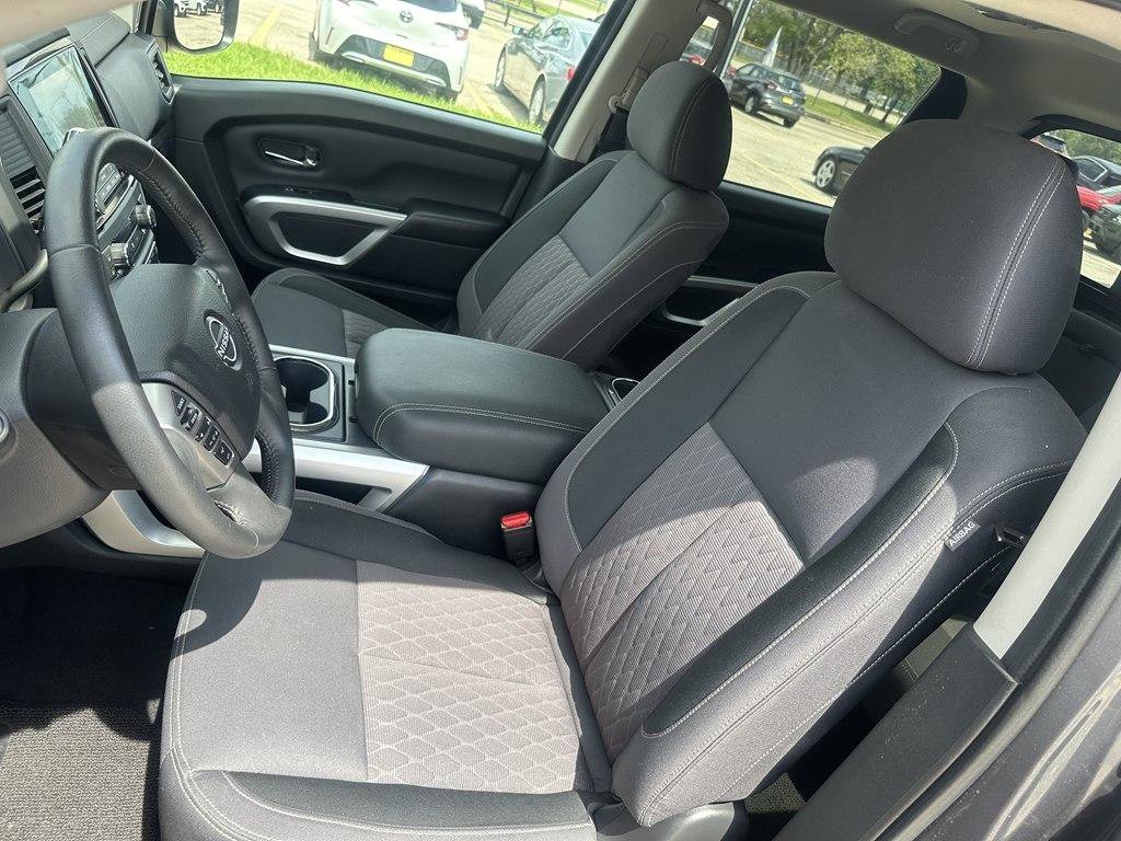 Used 2023 Nissan Titan SV w/ SV Convenience Package image 13