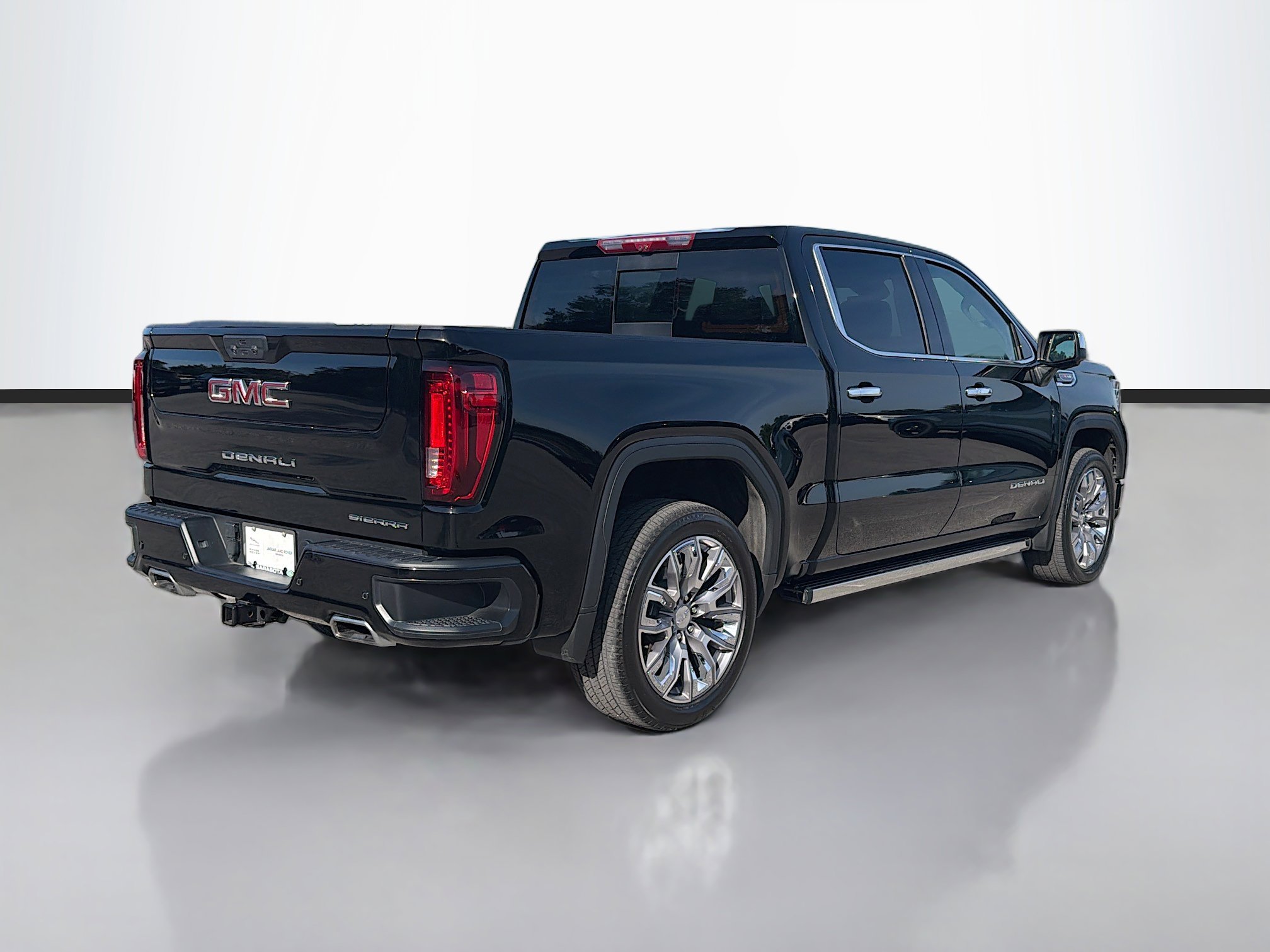 Used 2024 GMC Sierra 1500 Denali w/ Denali Reserve Package AWD/4WD image 5