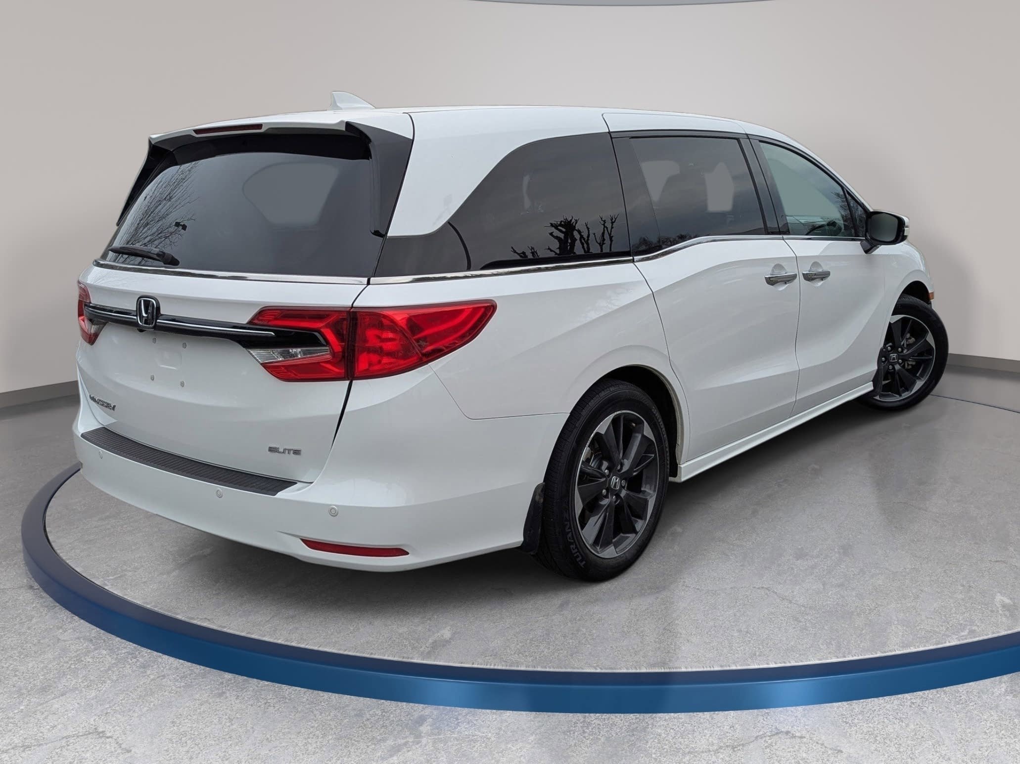 Used 2024 Honda Odyssey Elite image 5