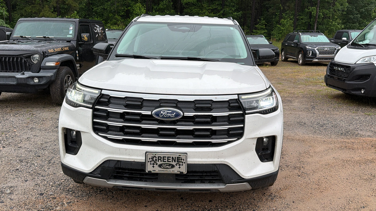 Used 2025 Ford Explorer Active w/ Active Comfort Package RWD image 3
