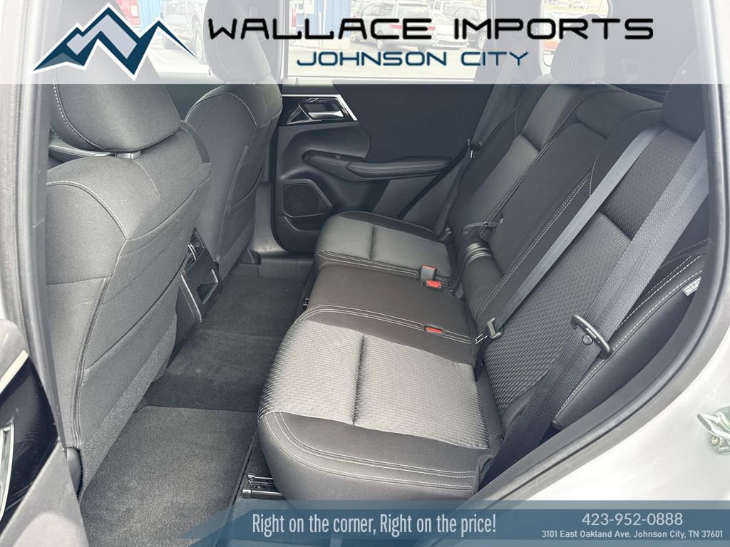 Used 2024 Mitsubishi Outlander ES AWD/4WD image 33