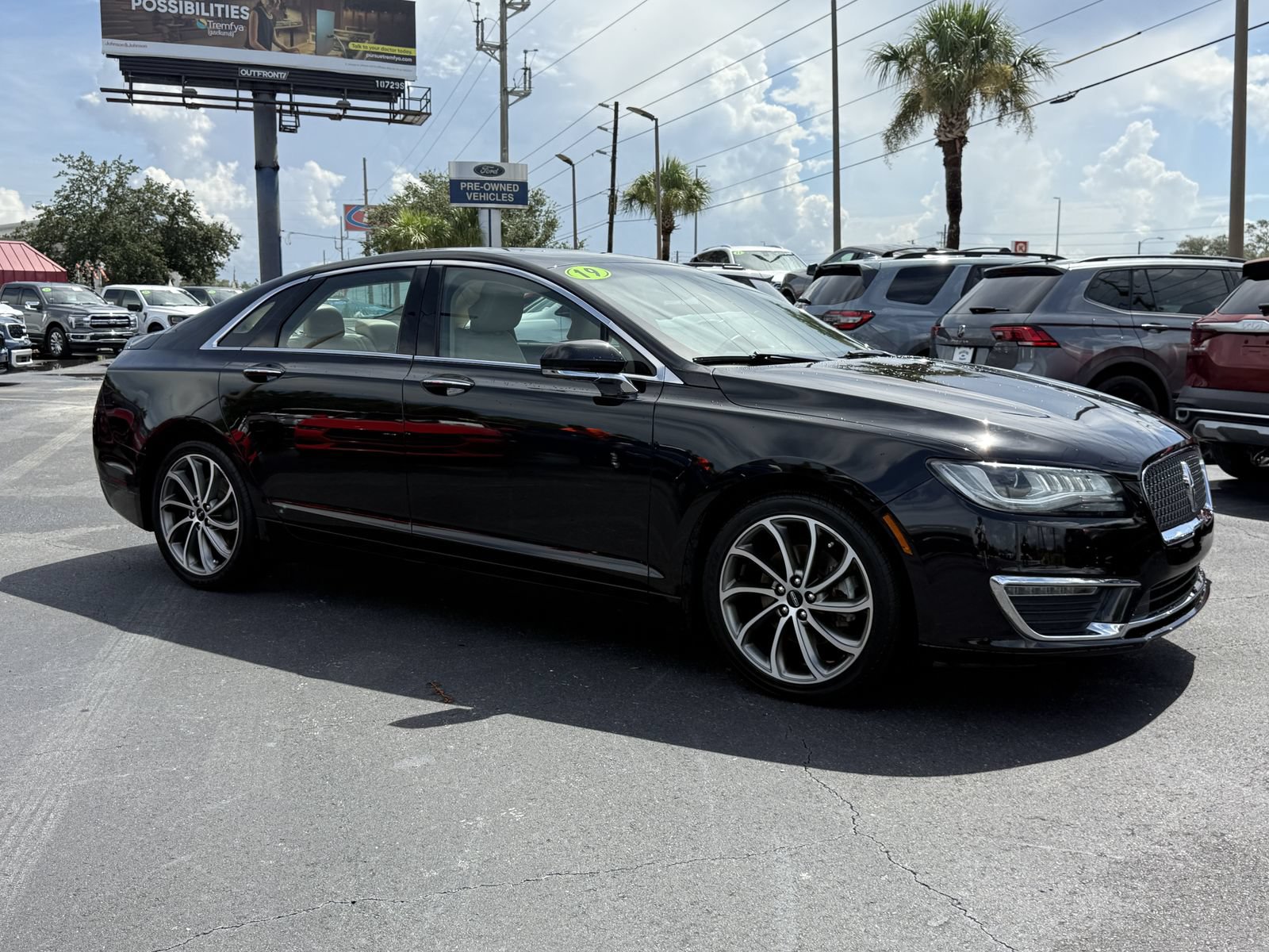 Used 2019 Lincoln MKZ Reserve w/ Reserve Plus Package FWD image 2