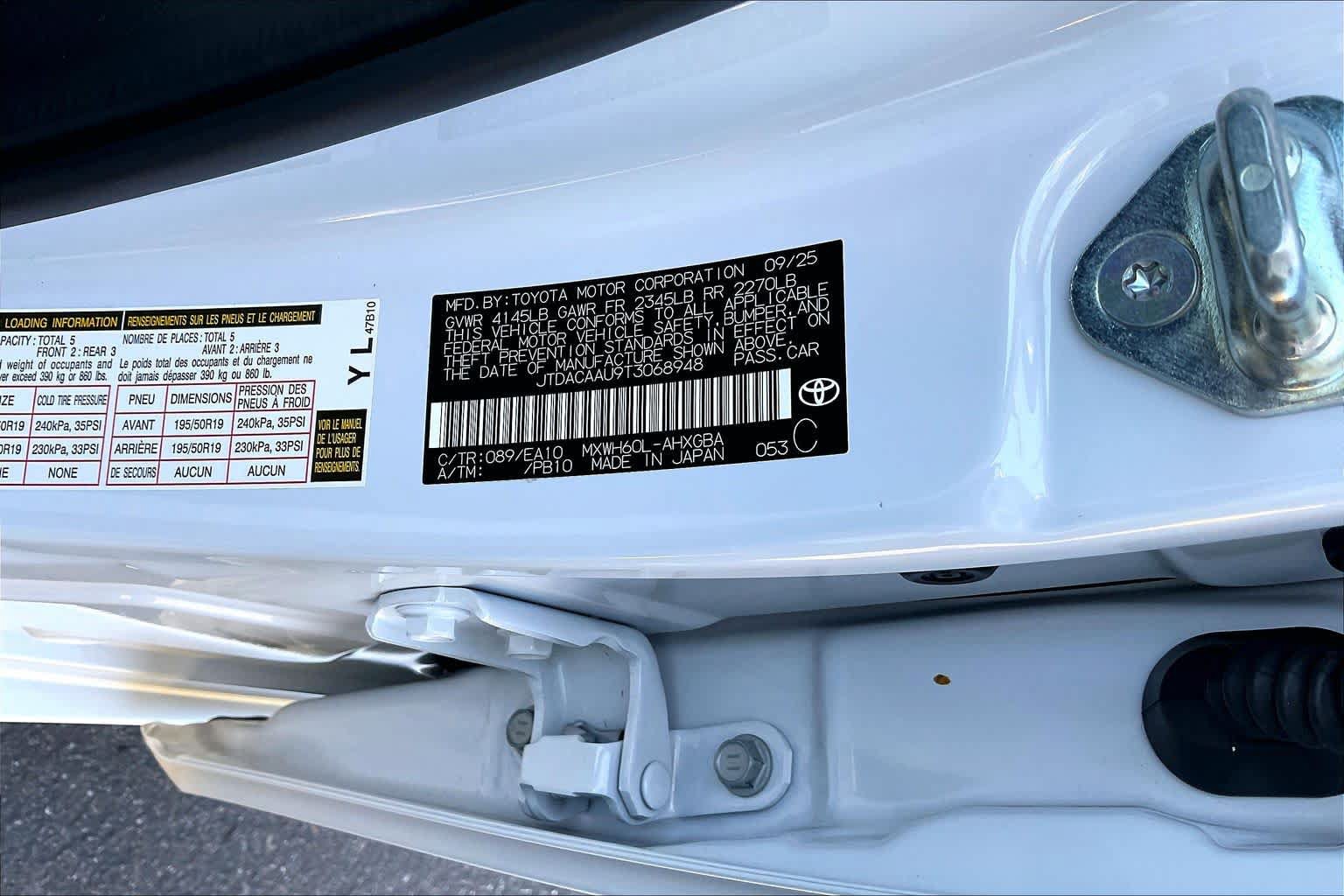 Certified 2026 Toyota Prius XLE FWD image 36