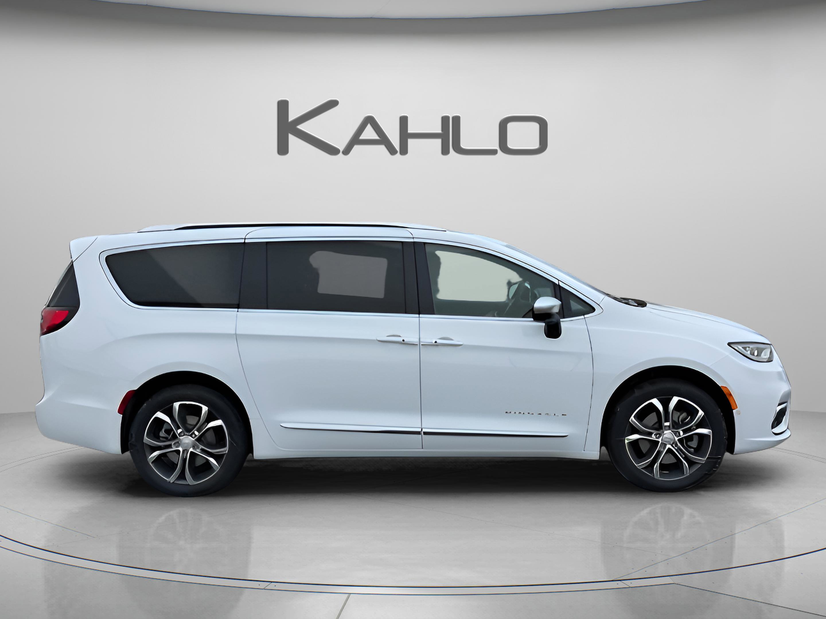 New 2026 Chrysler Pacifica Pinnacle image 6