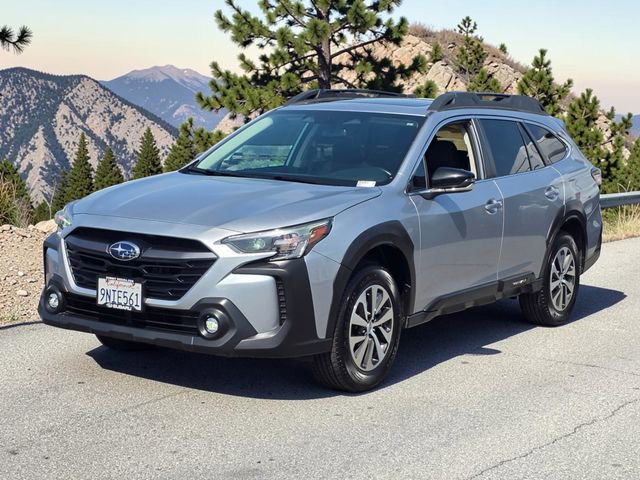 Certified 2025 Subaru Outback Premium AWD/4WD image 4