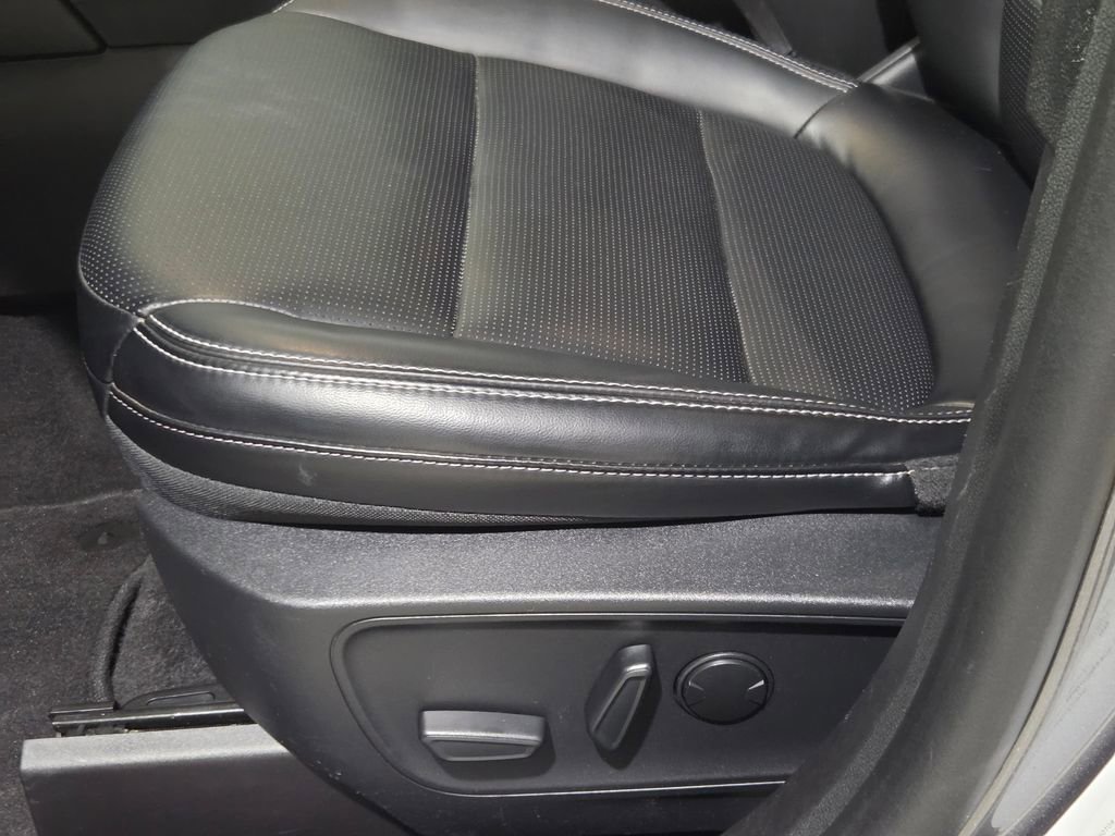 Used 2025 Ford Escape Platinum image 12