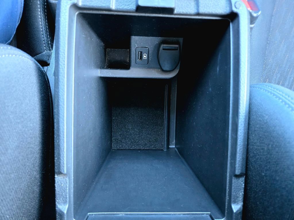 Used 2019 Nissan Rogue S image 30