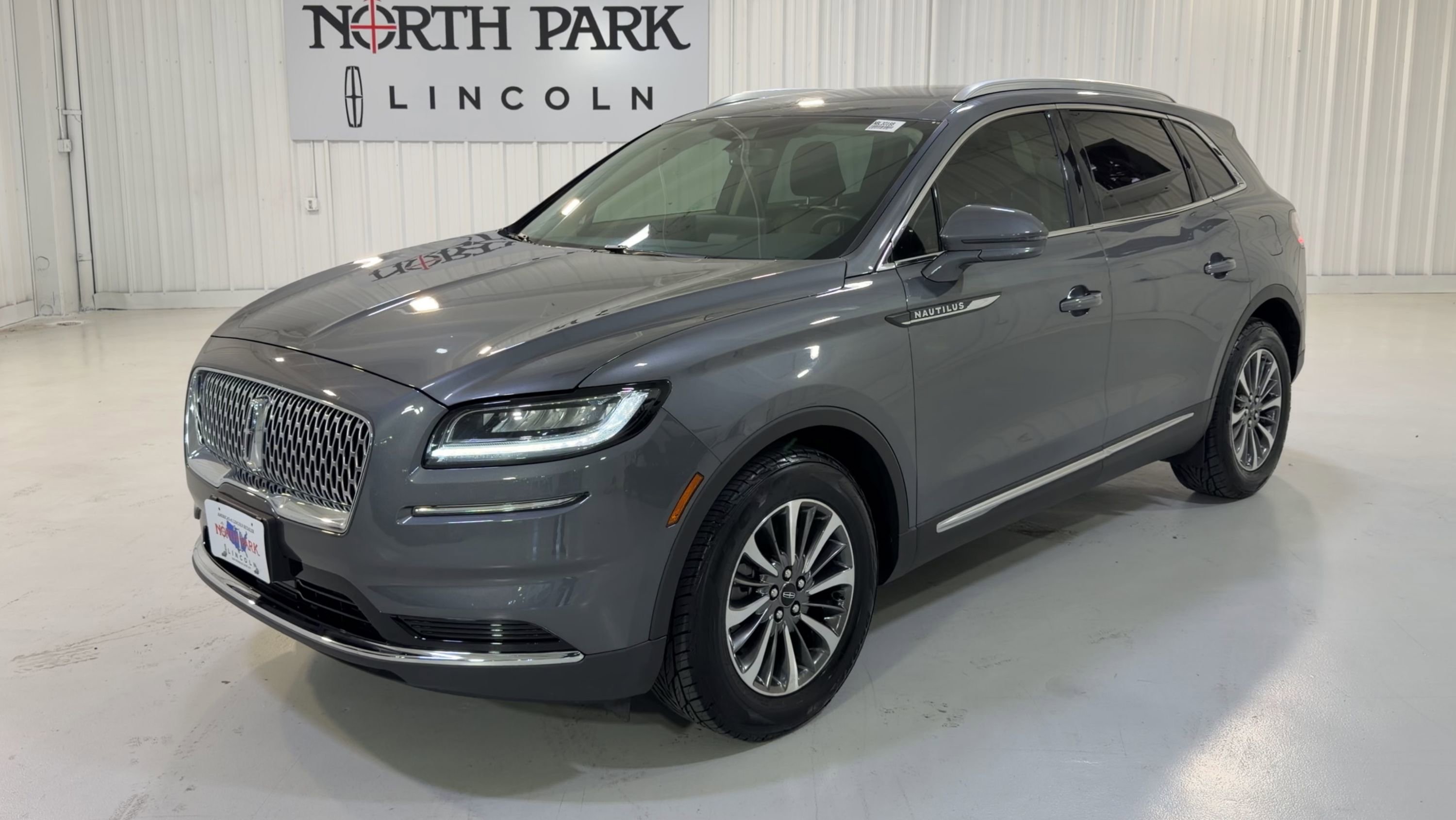 Used 2023 Lincoln Nautilus AWD w/ Premium Package image 5