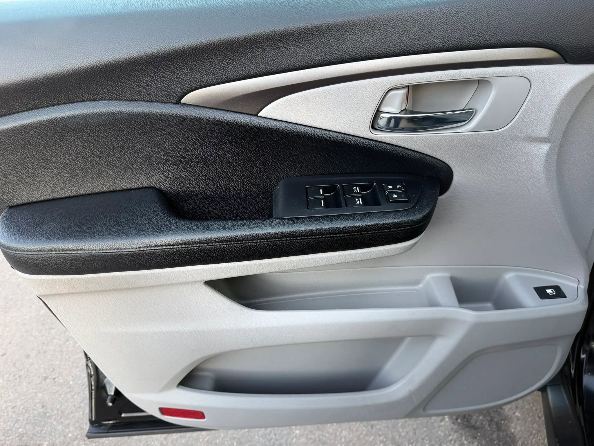 Used 2018 Honda Pilot EX image 13