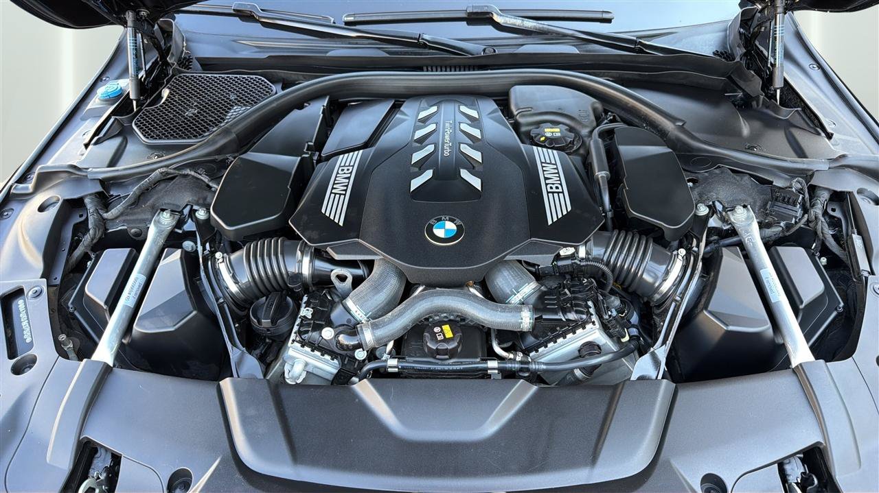 Used 2022 BMW 750i xDrive w/ Executive Package AWD/4WD image 36