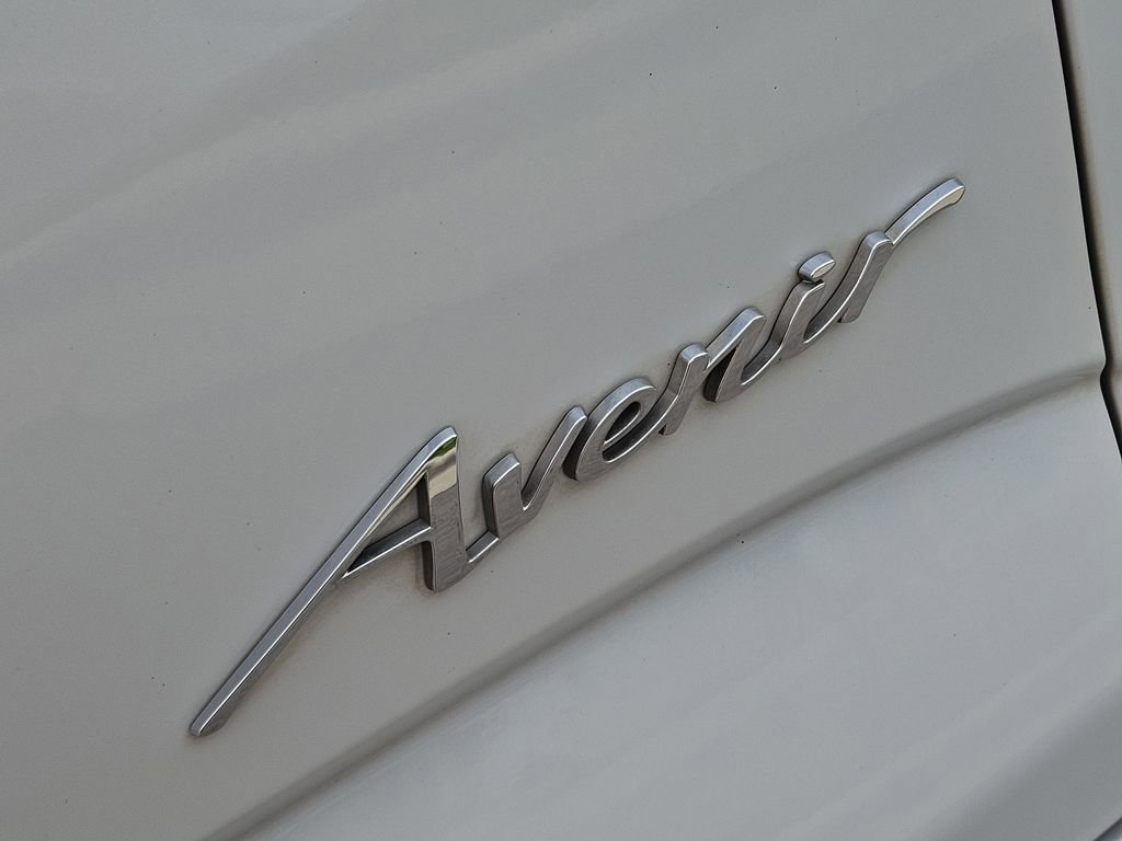 Used 2023 Buick Enclave Avenir w/ Avenir Technology Package FWD image 8