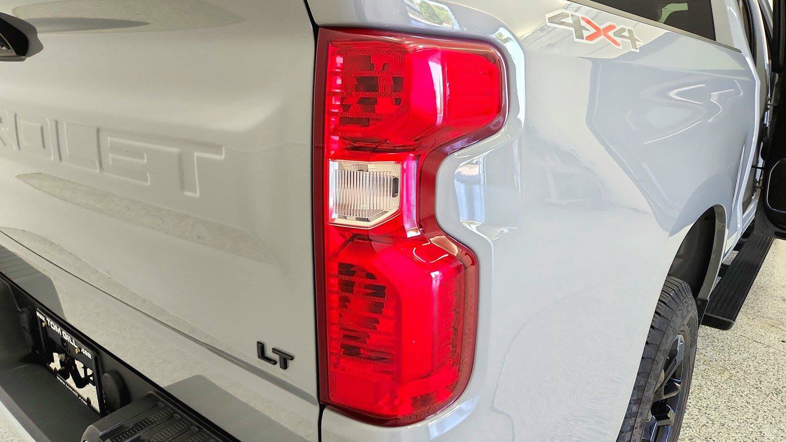Used 2024 Chevrolet Silverado 1500 LT AWD/4WD image 30