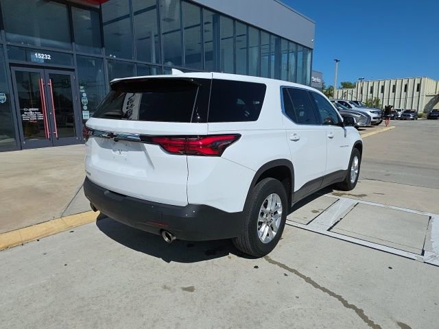 Used 2023 Chevrolet Traverse LS w/ Safety Package image 4