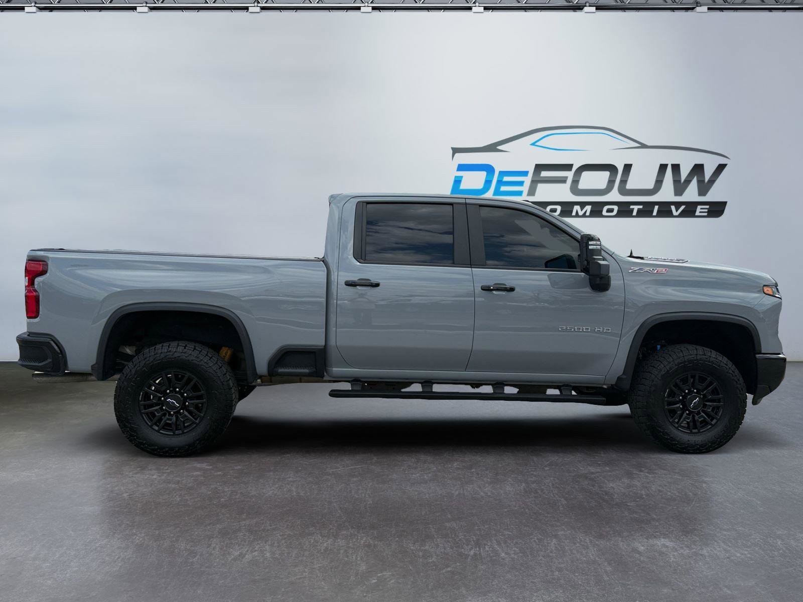 Used 2024 Chevrolet Silverado 2500 ZR2 AWD/4WD image 2