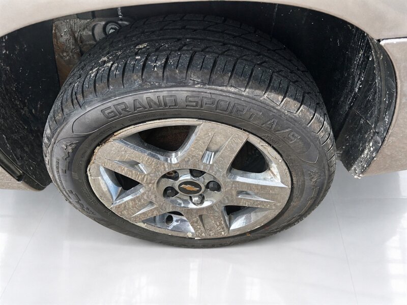 Used 2011 Chevrolet HHR LT FWD image 10