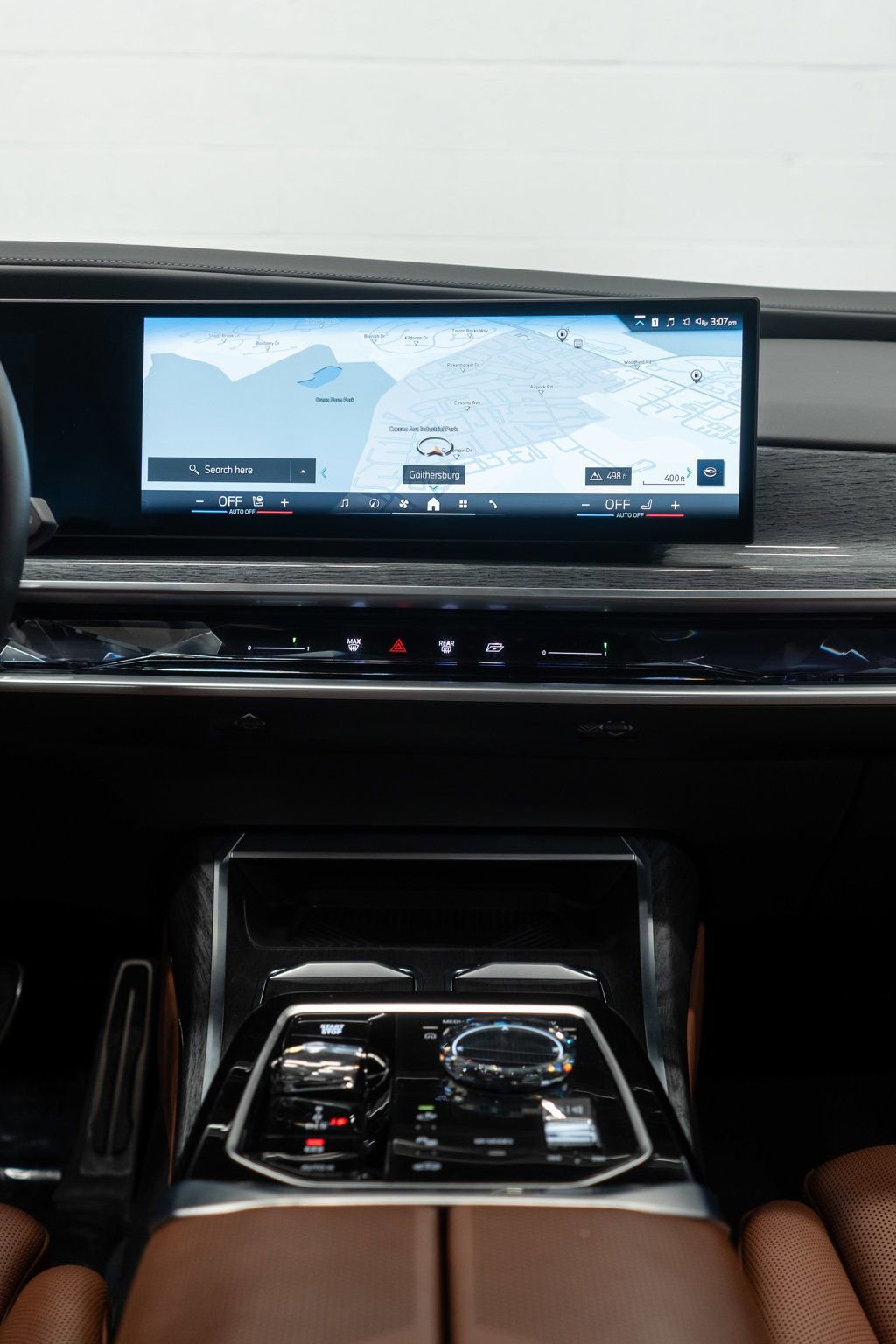 Used 2025 BMW 760i xDrive image 32