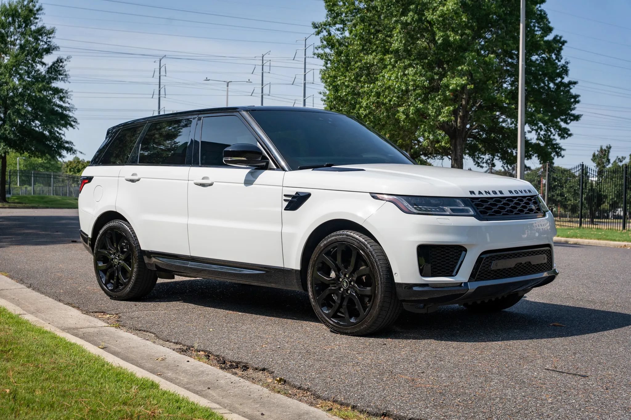 Used 2022 Land Rover Range Rover Sport HSE Silver Edition AWD/4WD image 4