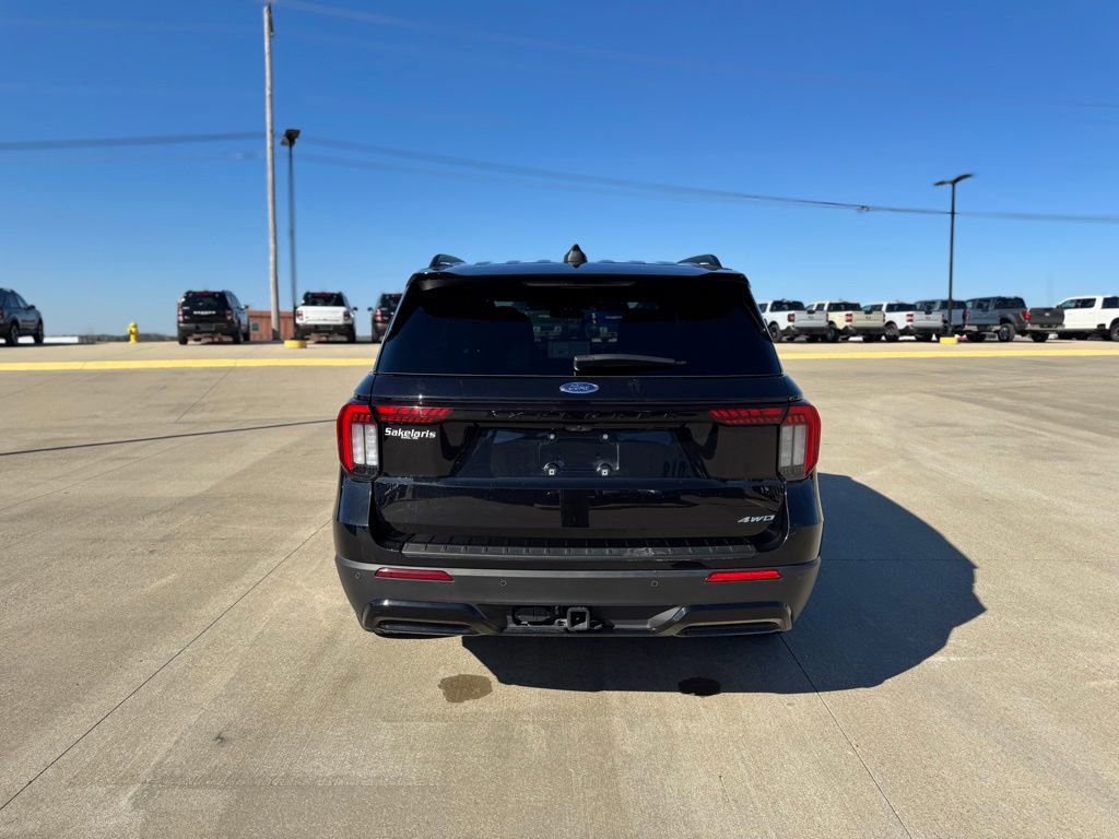 Certified 2025 Ford Explorer ST-Line image 4