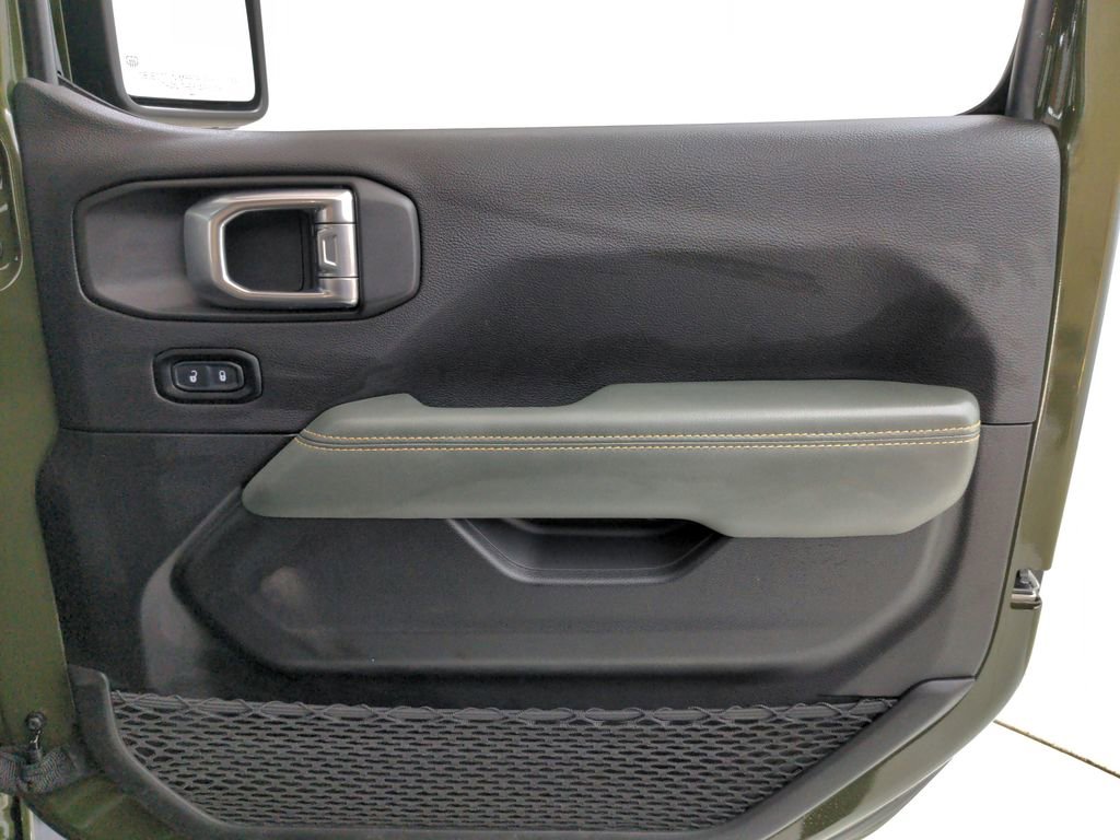 Used 2024 Jeep Wrangler High Altitude AWD/4WD image 32