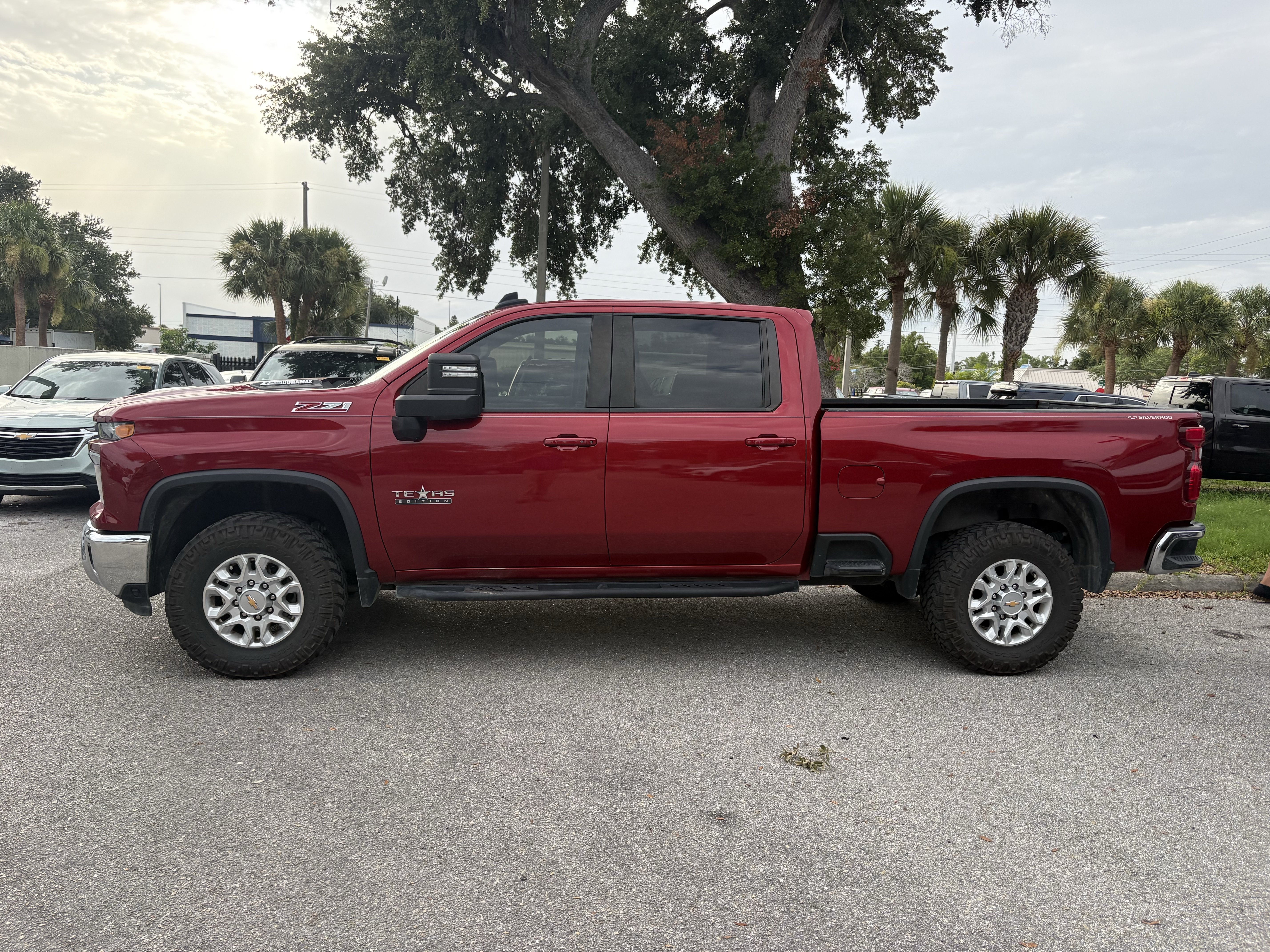 Used 2024 Chevrolet Silverado 2500 LT w/ Texas Edition AWD/4WD image 4