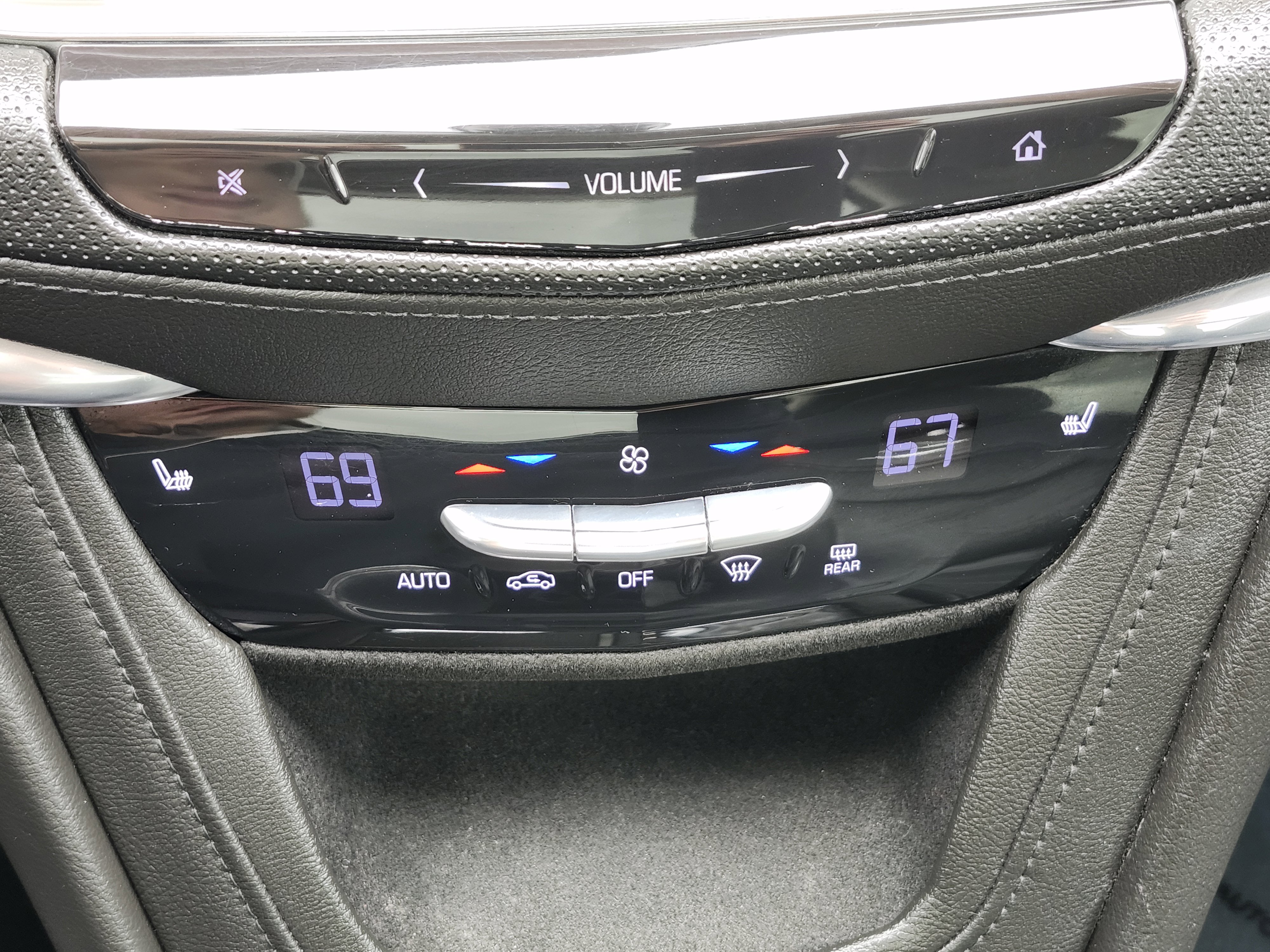 Used 2018 Cadillac XT5 Luxury image 36