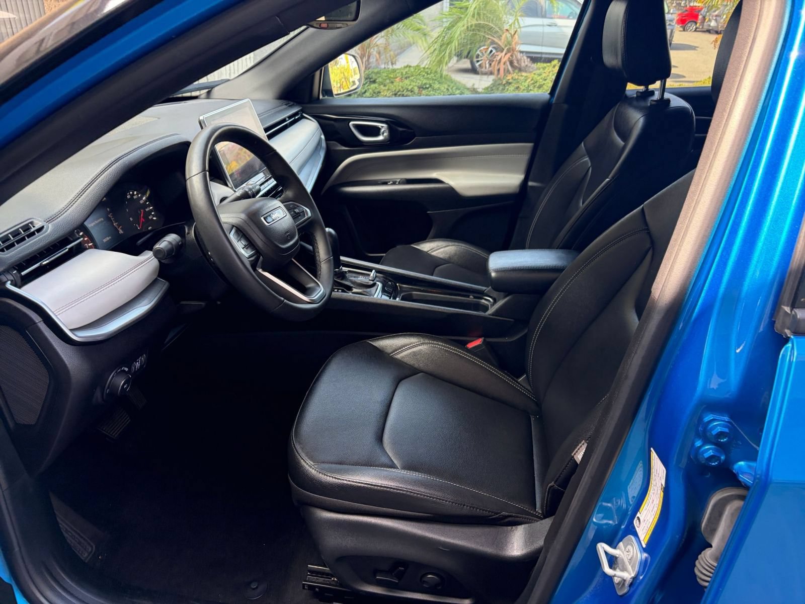 Used 2025 Jeep Compass Limited AWD/4WD image 26