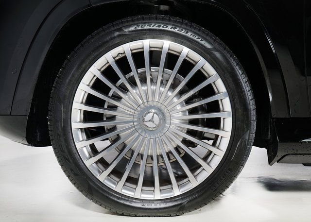 Used 2024 Mercedes-Benz Maybach GLS 600 4MATIC image 9
