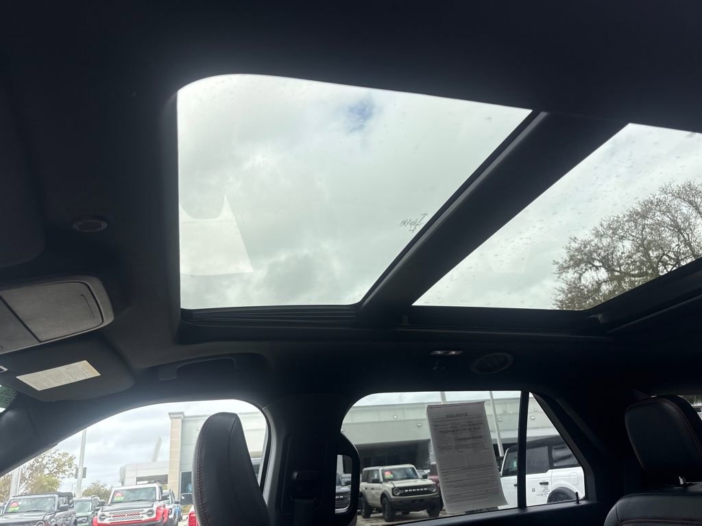 Used 2022 Ford Explorer ST-Line w/ Class IV Trailer Tow Package image 9