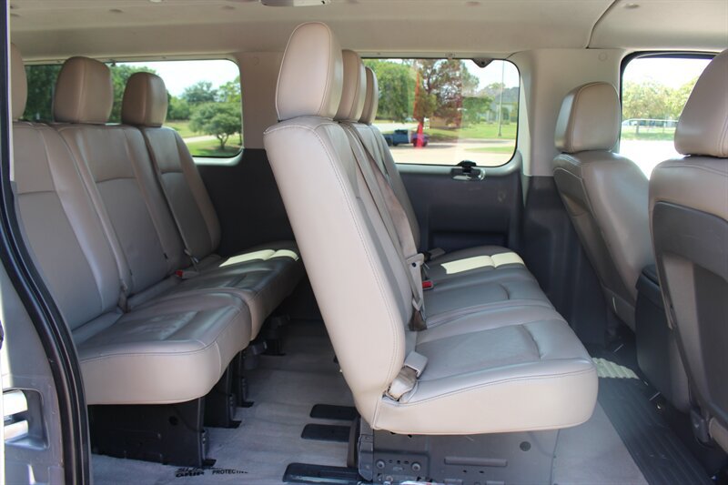Used 2014 Nissan NV 3500 SL w/ Technology Package RWD image 17