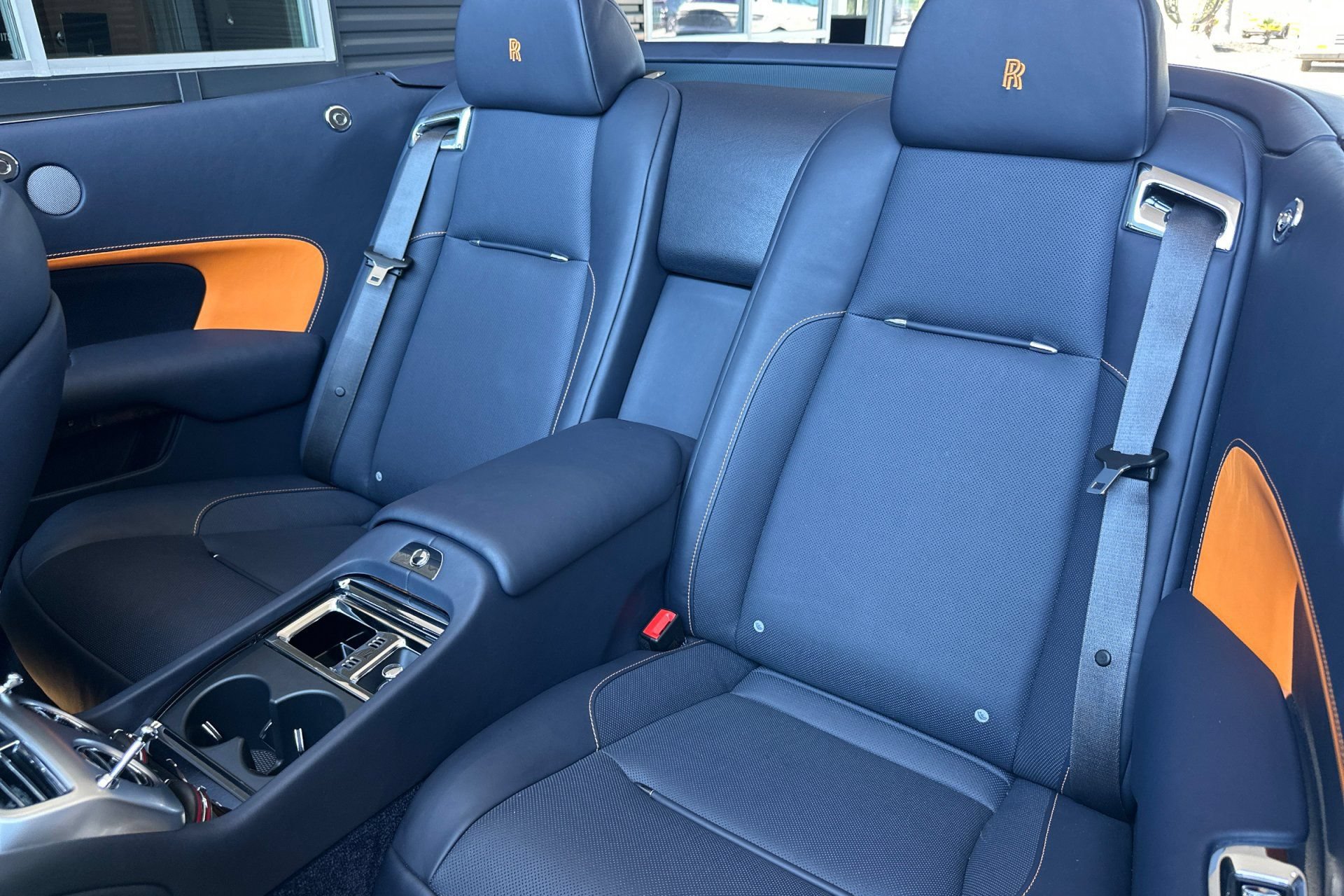 Used 2019 Rolls-Royce Dawn RWD image 16