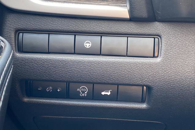 Used 2024 Nissan Rogue Platinum image 30